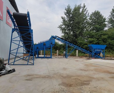 南沿江中鐵二十四局大型振動式洗石機(jī)安裝現(xiàn)場